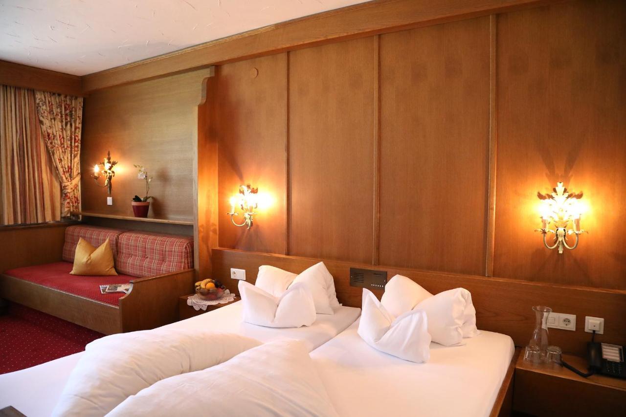 Hotel Almhof Нойштіфт-ім-Штубайталь Екстер'єр фото