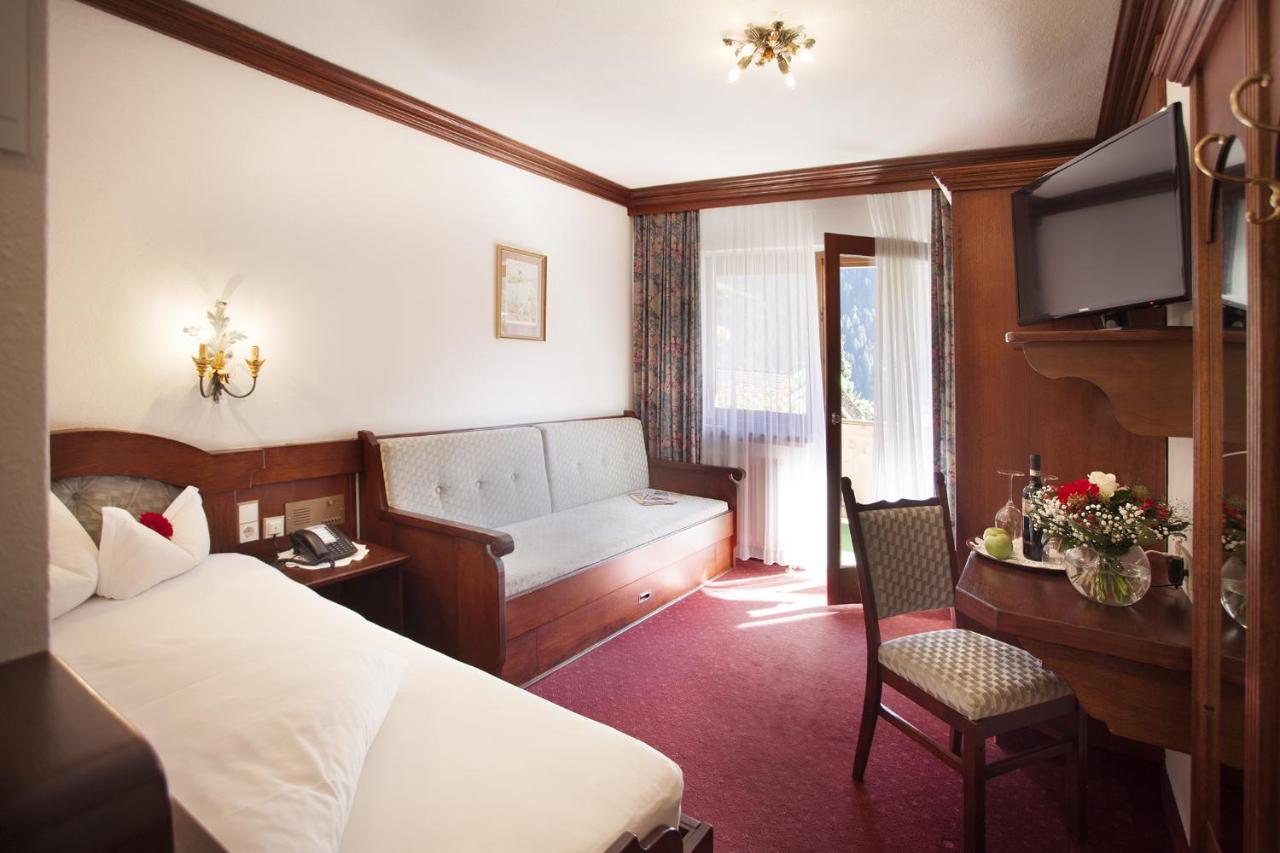Hotel Almhof Нойштіфт-ім-Штубайталь Екстер'єр фото