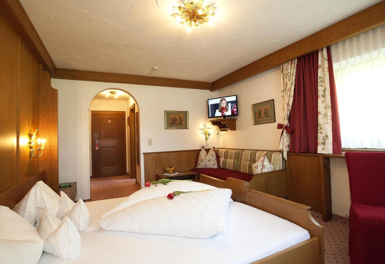 Hotel Almhof Нойштіфт-ім-Штубайталь Екстер'єр фото